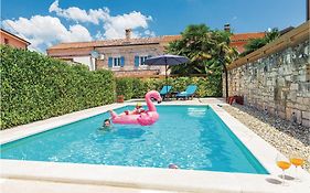 2 Bedroom Amazing Home In Rovinj
